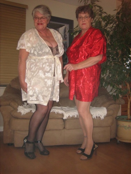 Amateur granny Girdle Goddess & another nan model matching lingerie in nylons