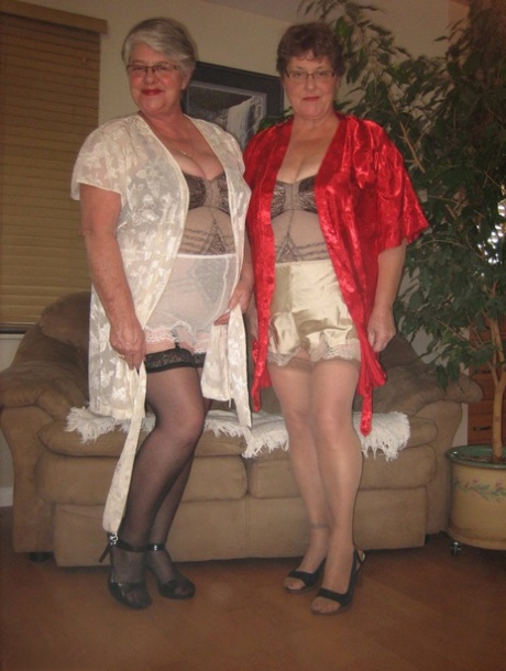 Amateur granny Girdle Goddess & another nan model matching lingerie in nylons